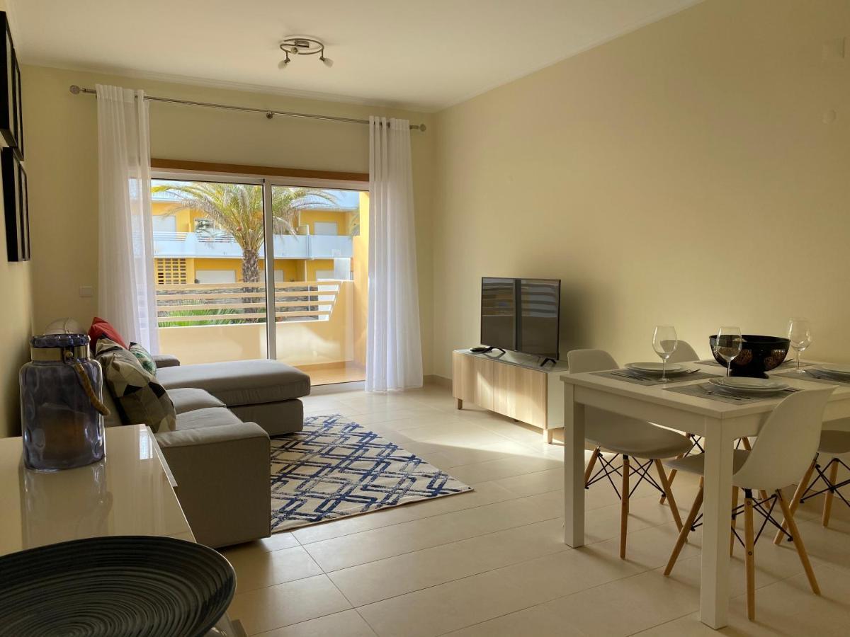 Apartamento T2 Com Piscina Em Conceicao E Cabanas De Тавіра Екстер'єр фото